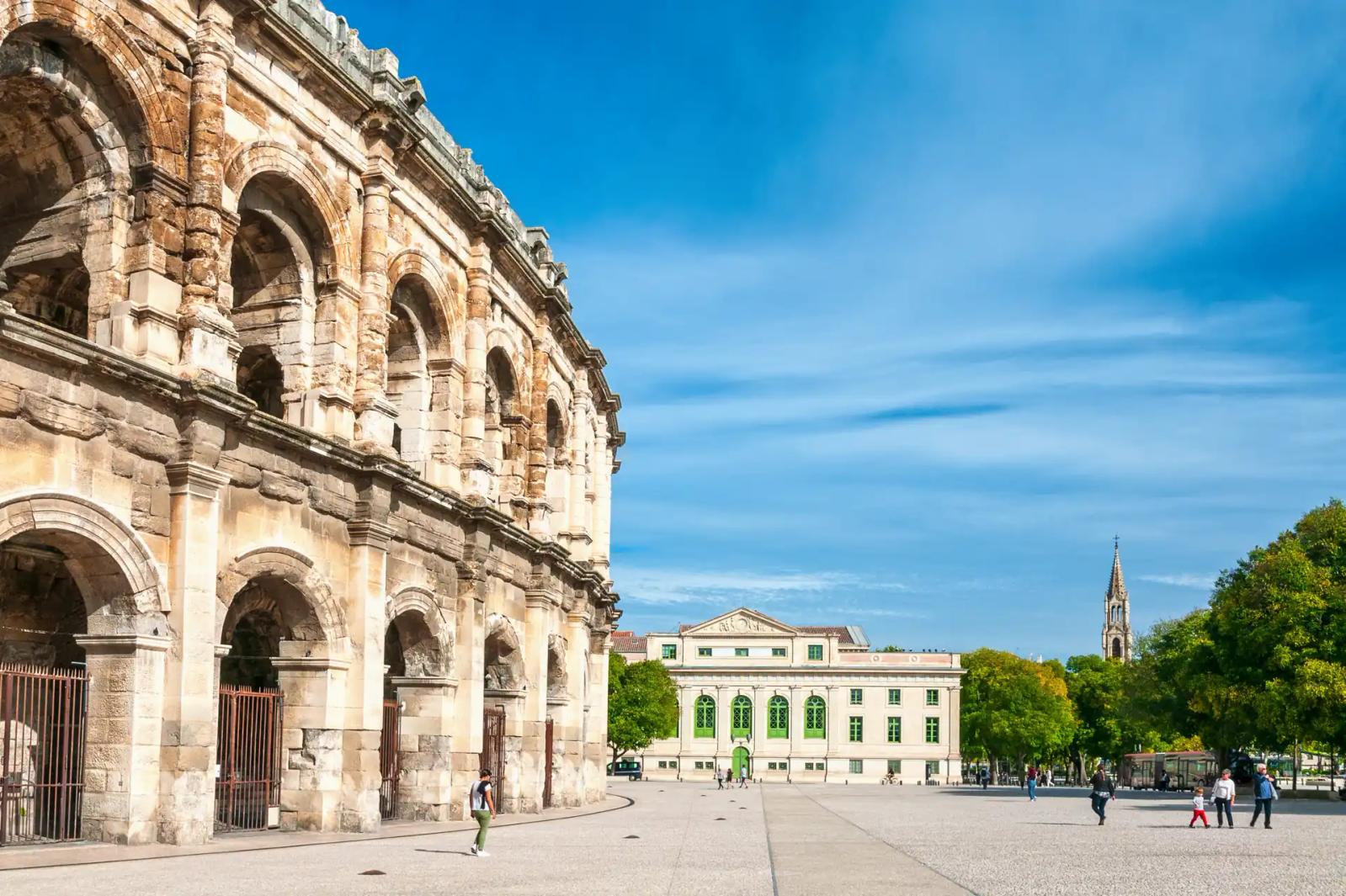 Nîmes