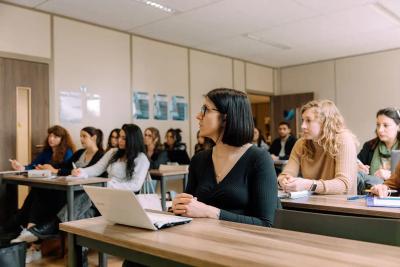 Vous êtes titulaire d'un Bac+2 (BTS, BUT, DUT ou titre RNCP niveau 5)